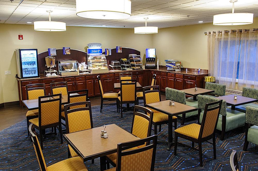 Holiday Inn Express - Ludlow - Chicopee Area By Ihg Dış mekan fotoğraf